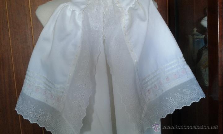 Antig&uuml;edades: VESTIDO DE BEB&Eacute; CON CAPA. - Foto 2