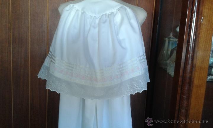 Antig&uuml;edades: VESTIDO DE BEB&Eacute; CON CAPA. - Foto 9