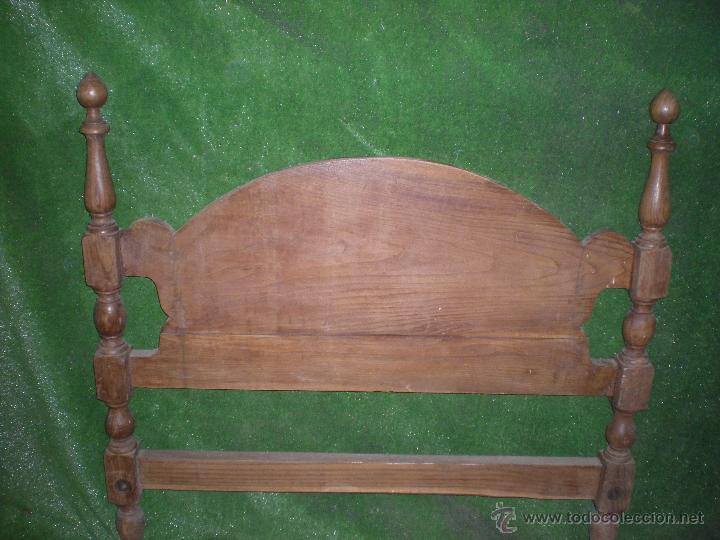 Antig&uuml;edades: Cabecero de cama en nogal para cama de 90 - Foto 1