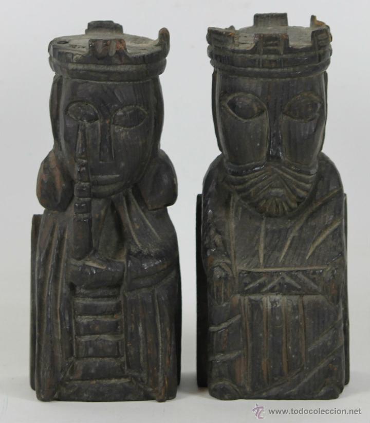 Antig&uuml;edades: PAREJA DE APOYA LIBROS EN MADERA TALLADA. ISABEL LA CATOLICA Y FERNANDO DE ARAGON. SIGLO XX.