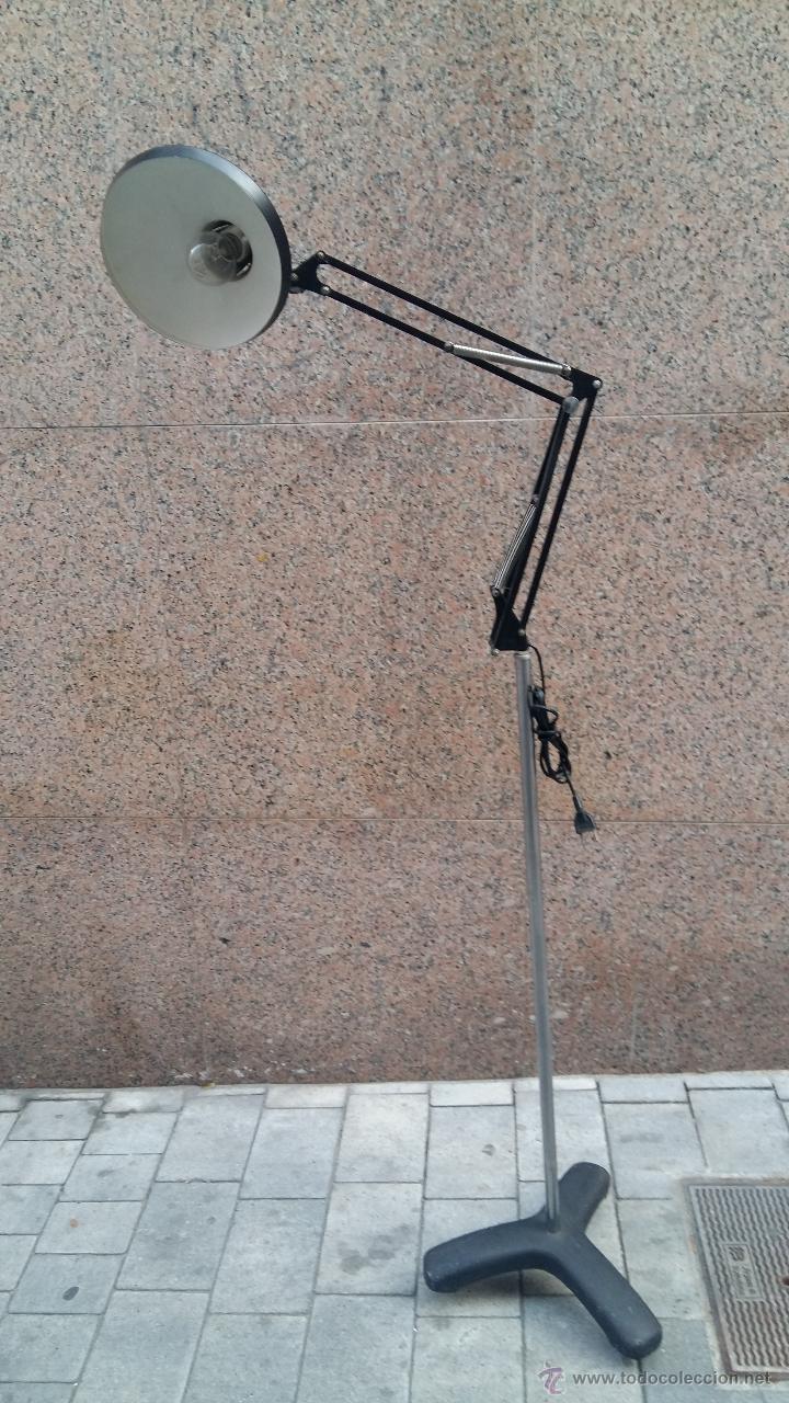 Antig&uuml;edades: LAMPARA FASE, BASE CON RUEDAS. - Foto 3