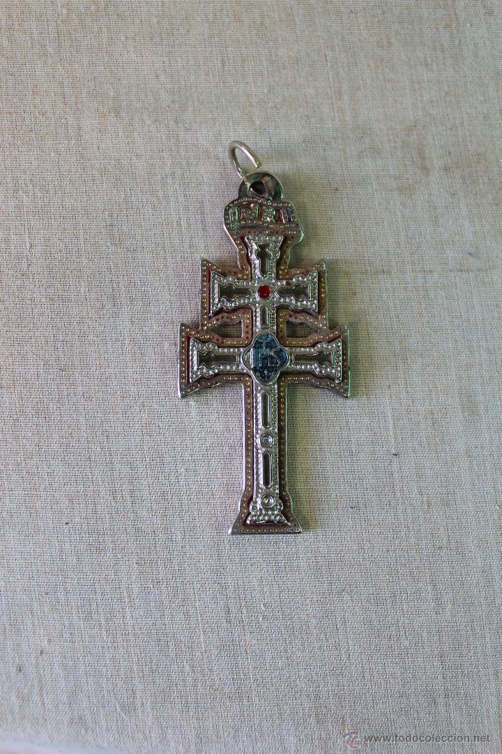 Antig&uuml;edades: cruz de caravaca en metal - Foto 3