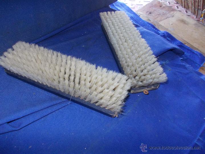 Antig&uuml;edades: cepillos de ropa-2