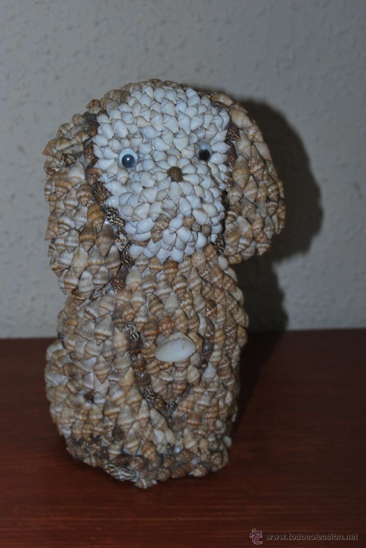 Antig&uuml;edades: FIGURA DE PERRO REALIZADA CON CARACOLAS - CONCHAS - Foto 1