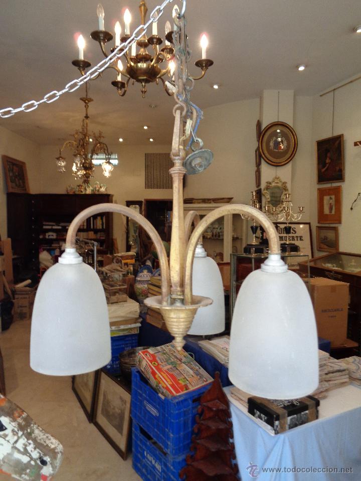 Antig&uuml;edades: LAMPARA DE TRES GLOBOS EN BRONCE - Foto 1