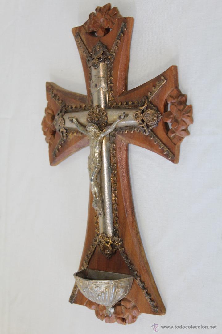 Antig&uuml;edades: CRUZ CON BENDITERA EN METAL Y MADERA DE ARCE - Foto 5