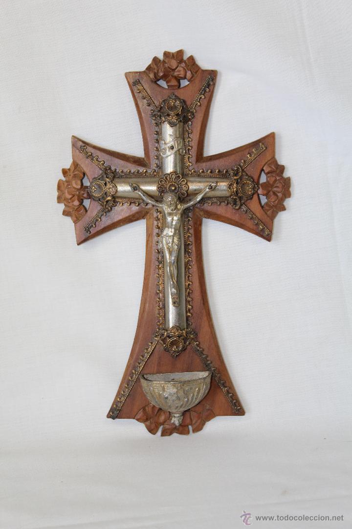 Antig&uuml;edades: CRUZ CON BENDITERA EN METAL Y MADERA DE ARCE - Foto 8
