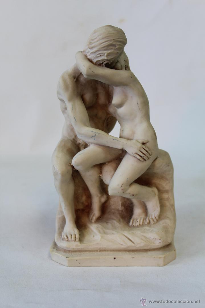 Antiquit&eacute;s: figura en resina firmada a.santini
