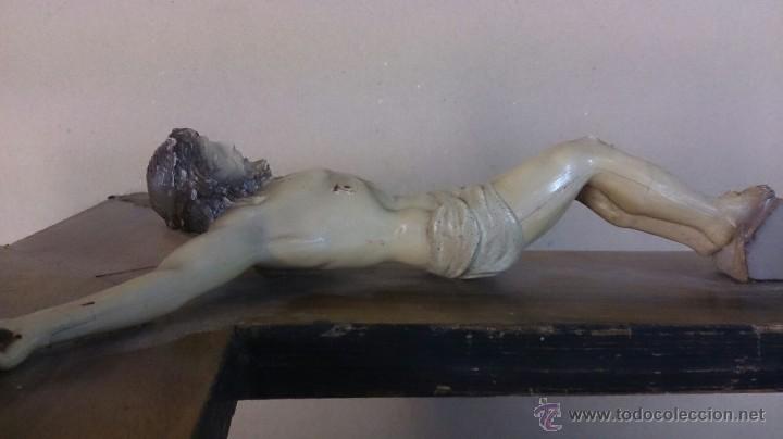 Antig&uuml;edades: Cruz en madera con cristo en celuloide - Foto 3