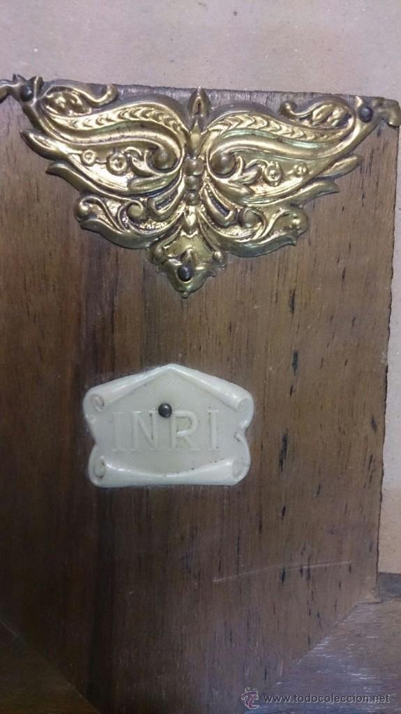 Antig&uuml;edades: Cruz en madera con cristo en celuloide - Foto 4