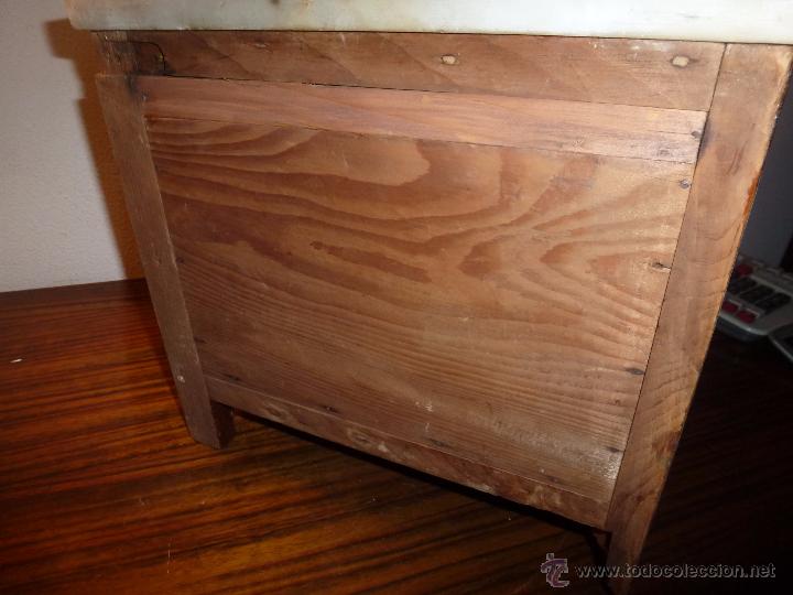 Antig&uuml;edades: RINCONERA DE MADERA CON PUERTA PARA COLGAR - Foto 2