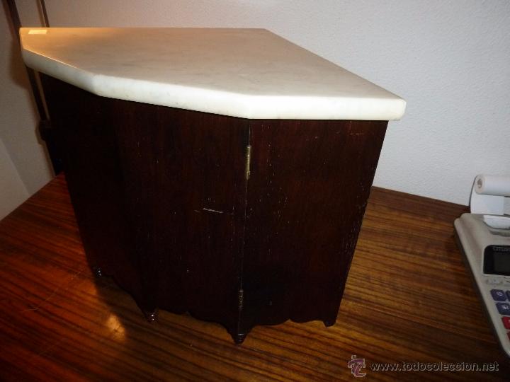 Antig&uuml;edades: RINCONERA DE MADERA CON PUERTA PARA COLGAR - Foto 4