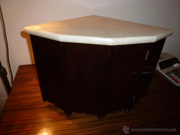 Antig&uuml;edades: RINCONERA DE MADERA CON PUERTA PARA COLGAR - Foto 5