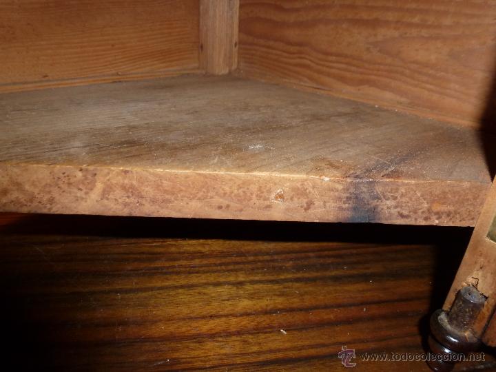 Antig&uuml;edades: RINCONERA DE MADERA CON PUERTA PARA COLGAR - Foto 6