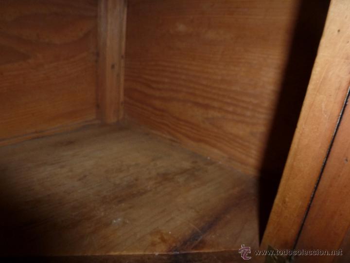 Antig&uuml;edades: RINCONERA DE MADERA CON PUERTA PARA COLGAR - Foto 9