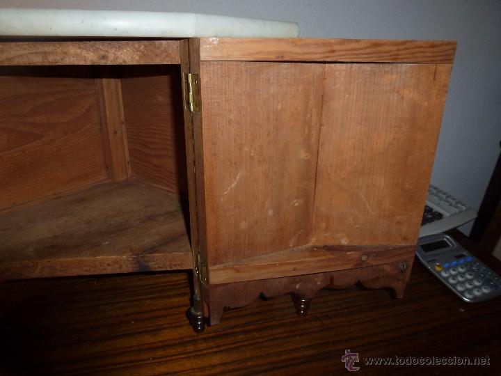 Antig&uuml;edades: RINCONERA DE MADERA CON PUERTA PARA COLGAR - Foto 10