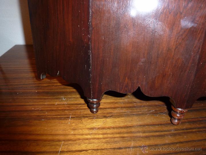 Antig&uuml;edades: RINCONERA DE MADERA CON PUERTA PARA COLGAR - Foto 13