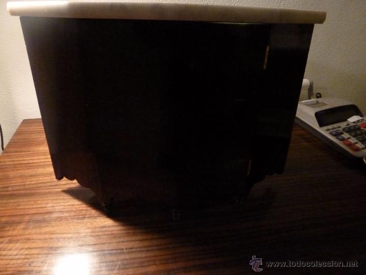 Antig&uuml;edades: RINCONERA DE MADERA CON PUERTA PARA COLGAR - Foto 14