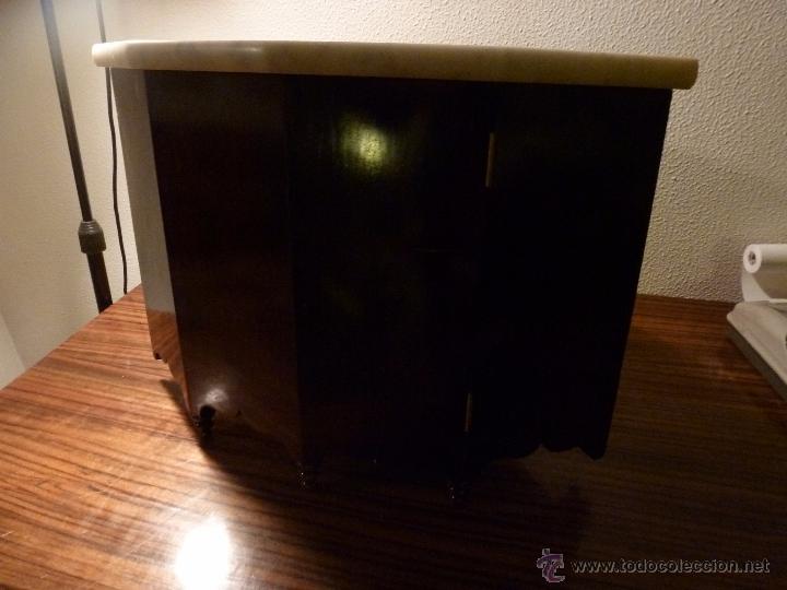 Antig&uuml;edades: RINCONERA DE MADERA CON PUERTA PARA COLGAR - Foto 18