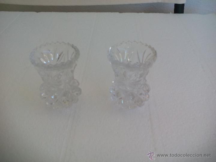 Oggetti Antichi: Pareja de portavelas de cristal tallado.
