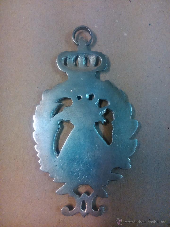 Antig&uuml;edades: Medalla de cuna con Virgen con Ni&ntilde;o - Foto 2