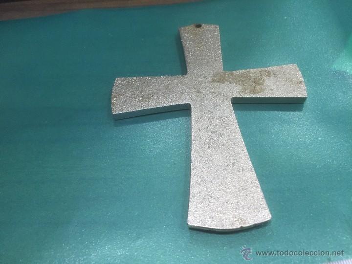 Antig&uuml;edades: raro crucifijo,desconozco material - Foto 6