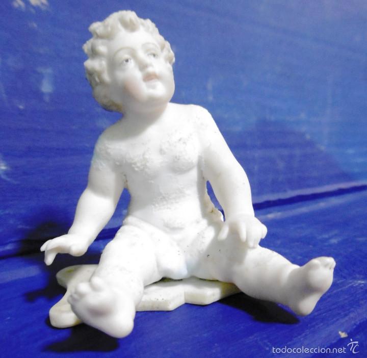 Antig&uuml;edades: DELICADO BISCUIT DE REMATE BEBE SENTADO 7 CMS - Foto 4