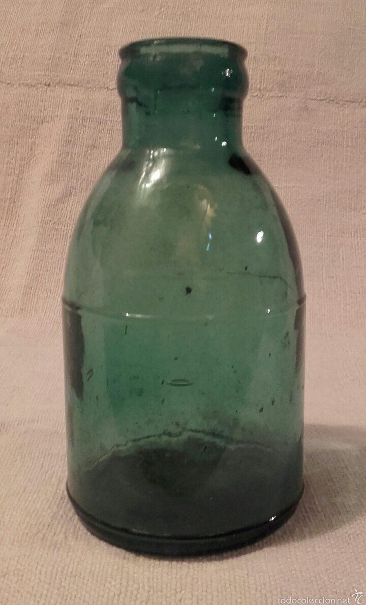 Antiguidades: Botella de leche color verde