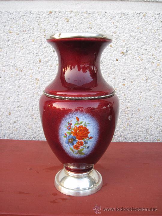 Antig&uuml;edades: Jarr&oacute;n porcelana con pie y boca de plata con contraste 27 cms. - Foto 1