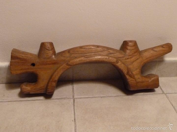 Antig&uuml;edades: yugo de madera restaurado a la cera - Foto 1