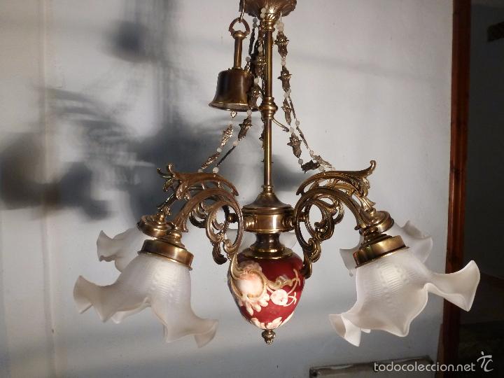 Pekkadillo aficionado Una efectiva lampara de porcelana roja con bronce y tulipas - Compra venta en  todocoleccion