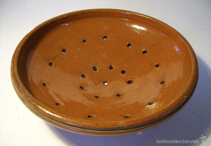 Antig&uuml;edades: PLATO  ESCURRIDOR  DE  TERRISSA  CATALANA - Foto 3