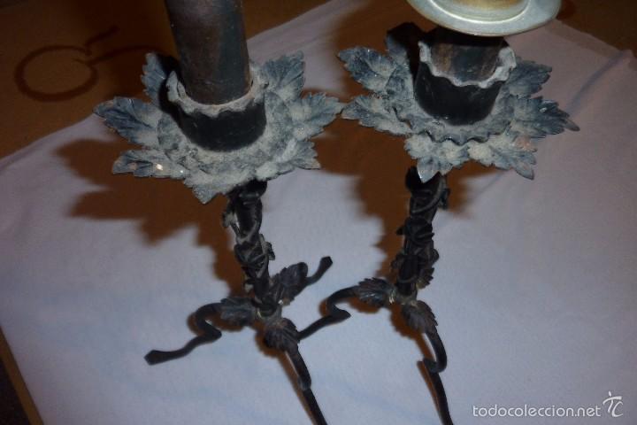 Antig&uuml;edades: Pareja de portavelas/candelabros. - Foto 1