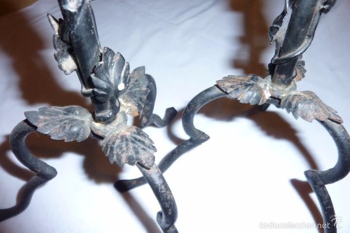 Antig&uuml;edades: Pareja de portavelas/candelabros. - Foto 4
