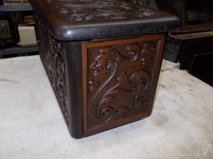 Antig&uuml;edades: Caja de madera - Foto 3