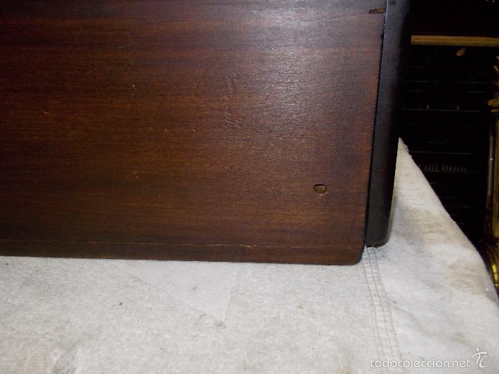 Antig&uuml;edades: Caja de madera - Foto 7