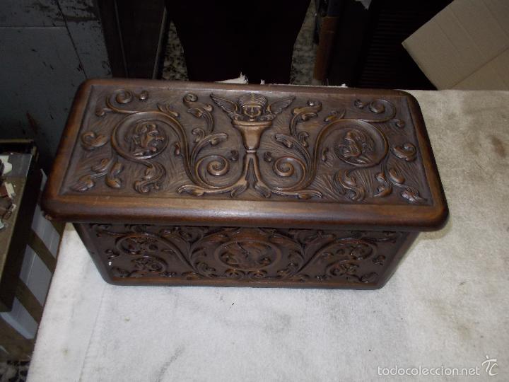Antig&uuml;edades: Caja de madera - Foto 8