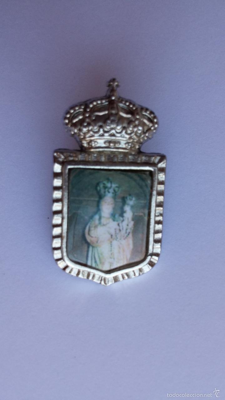 Antig&uuml;edades: Pin de virgen - Foto 2