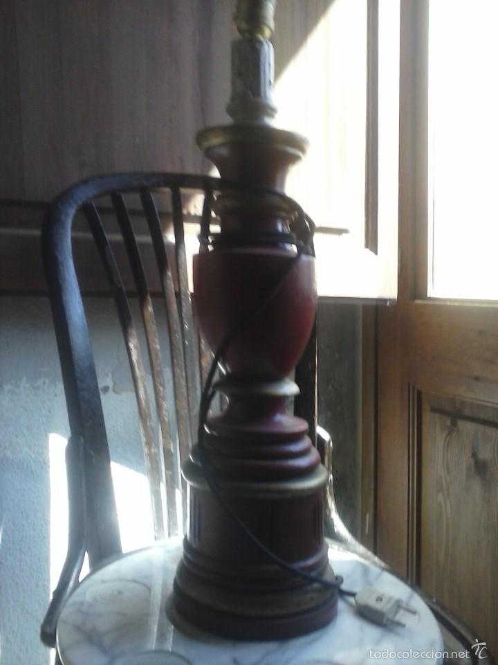 Antig&uuml;edades: LAMPARA DE MESA , DE MADERA . - Foto 2