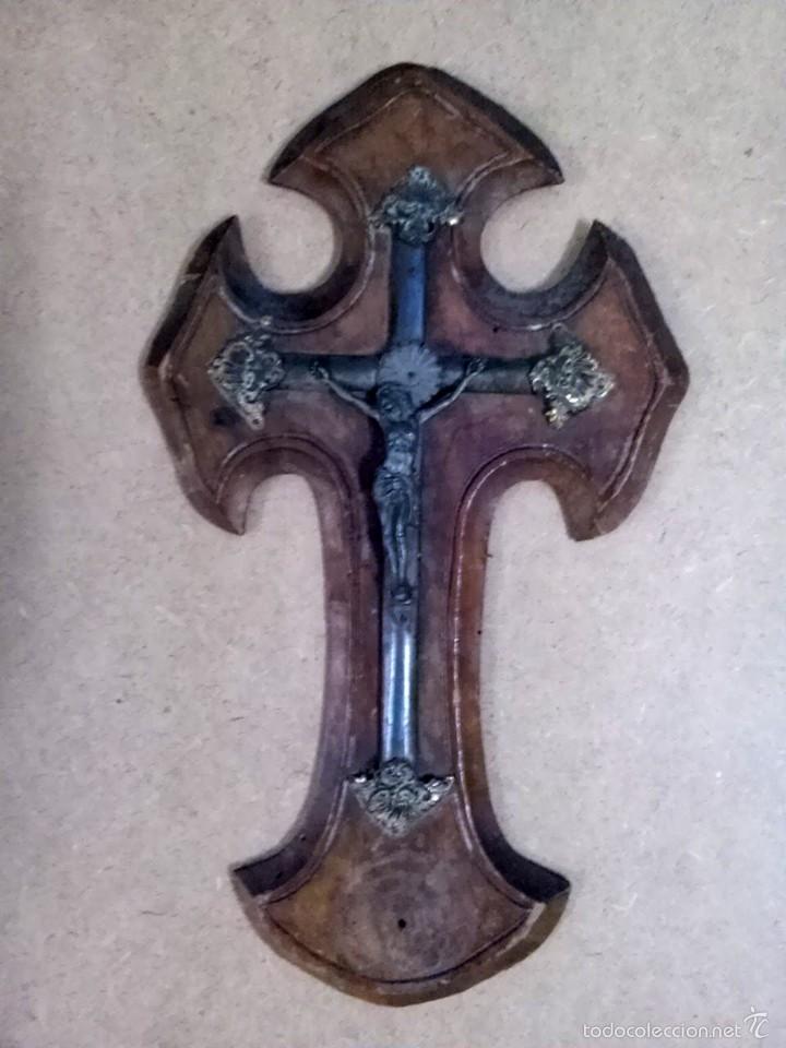 Antig&uuml;edades: crucifijo modernista - Foto 1