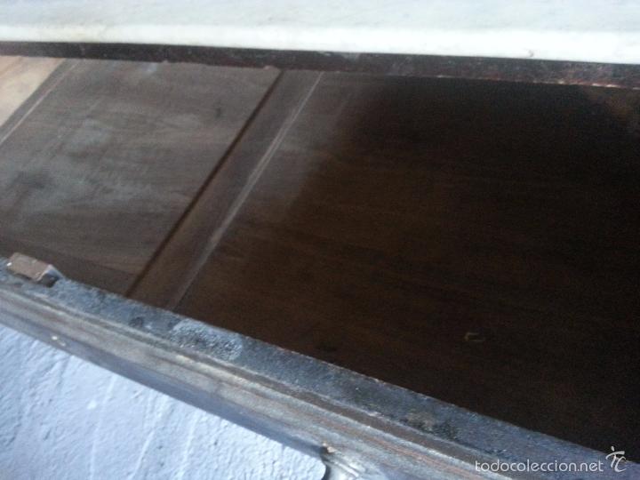 Antig&uuml;edades: Antigua c&oacute;moda de caoba para restaurar - Foto 5
