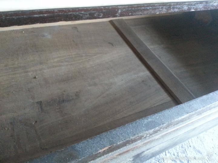 Antig&uuml;edades: Antigua c&oacute;moda de caoba para restaurar - Foto 6