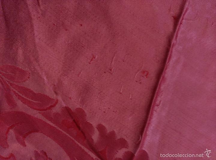 Antigüedades: Colcha antigua raso damasco rosa fresa - Foto 10 - 55365220