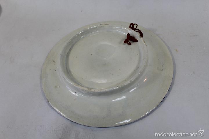 Antig&uuml;edades: plato en ceramica esmaltada de manises - Foto 2