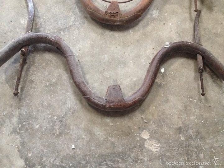 Antig&uuml;edades: YUGOS DE HIERRO LOTE DE DOS - Foto 12