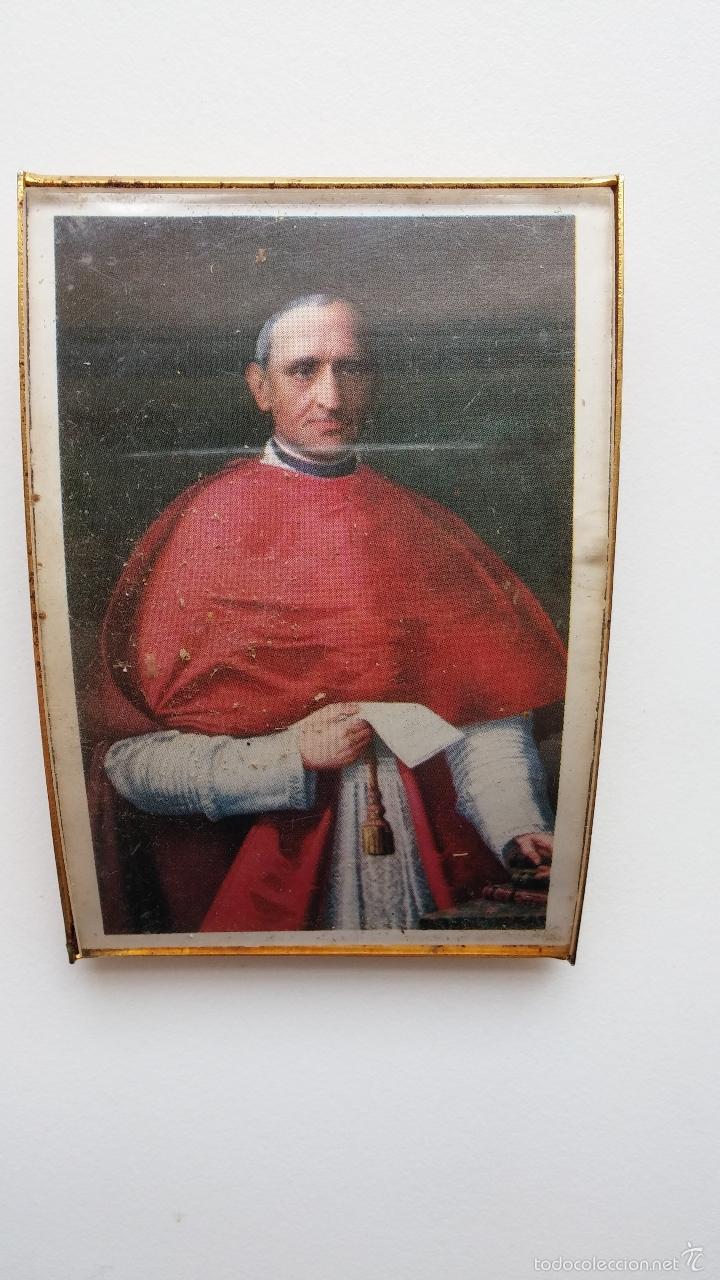 Antig&uuml;edades: Retrato con marco de papa de epoca de 8,5 x 5,8 cms cms - Foto 1