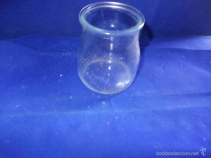 Antig&uuml;edades: vaso de cristal de yogurt - Foto 1