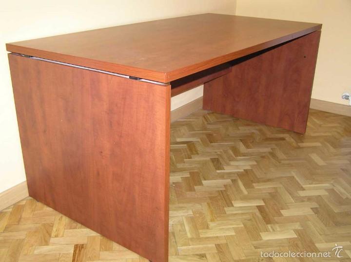 Antig&uuml;edades: MESA DE DESPACHO DE MADERA - Foto 1