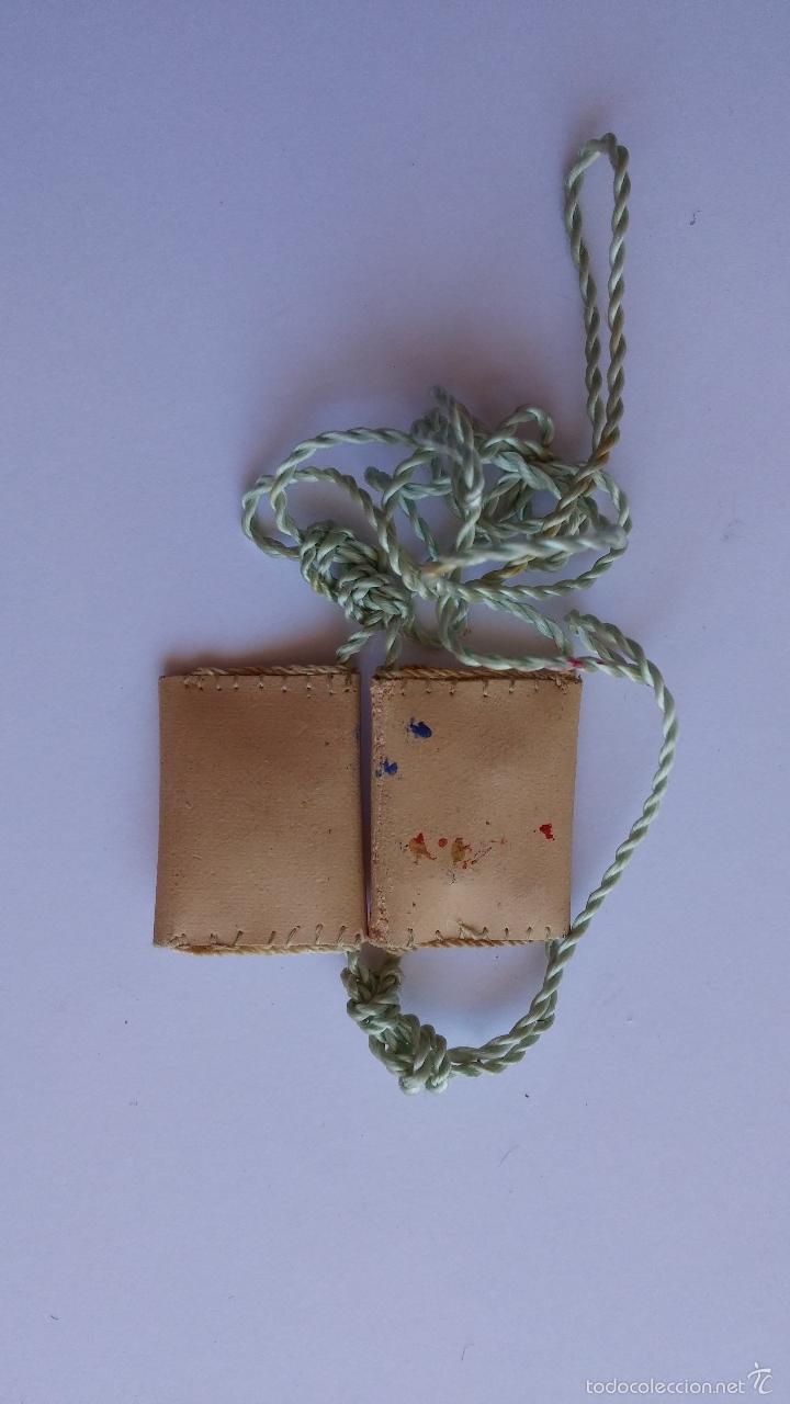 Antig&uuml;edades: Excapulario  de 2 x 1,5 cms - Foto 2