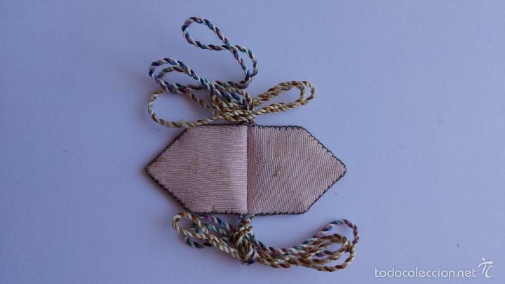 Antig&uuml;edades: Excapulario de 2,5 x 2,2 cms - Foto 2